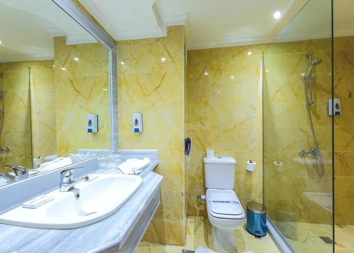 Hawaii Paradise Aqua Park - Families And Couples Only 5*