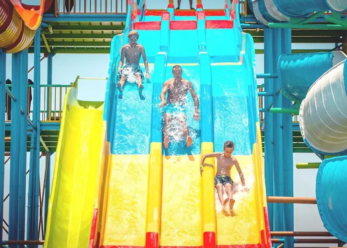 Hawaii Paradise Aqua Park - Families And Couples Only 5*