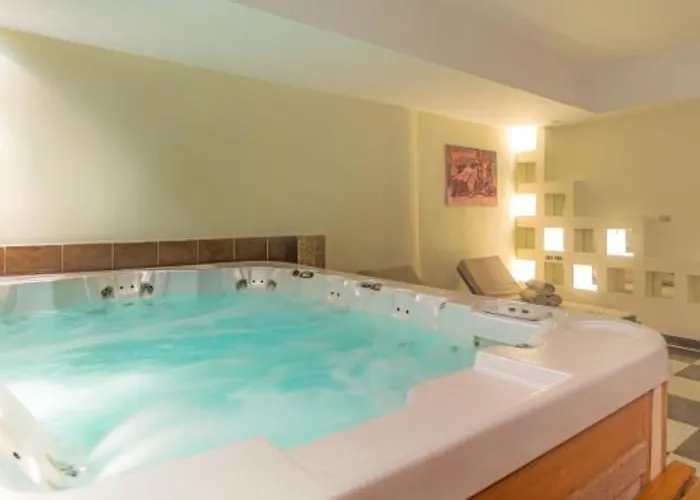 Hawaii Paradise Aqua Park - Families And Couples Only 5*